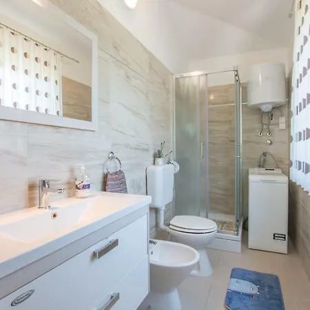 Сasa de vacaciones Suzana 1276 Kaštel