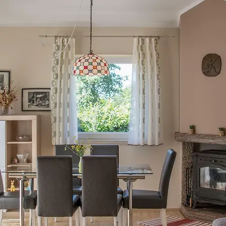 Suzana 1276 Kaštel